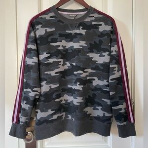 Eddie Bauer Camo Crewneck Sweatshirt with Contrast Sleeve Stripes, Small